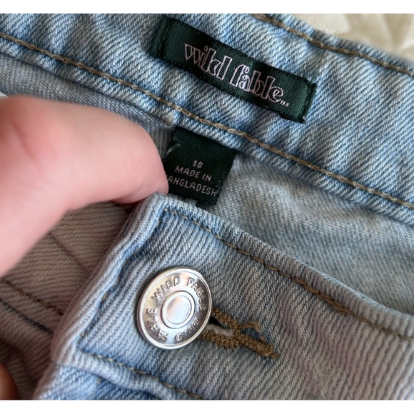 Highest Rise Mom Jeans Ripped/Distressed - Picture 3 of 4